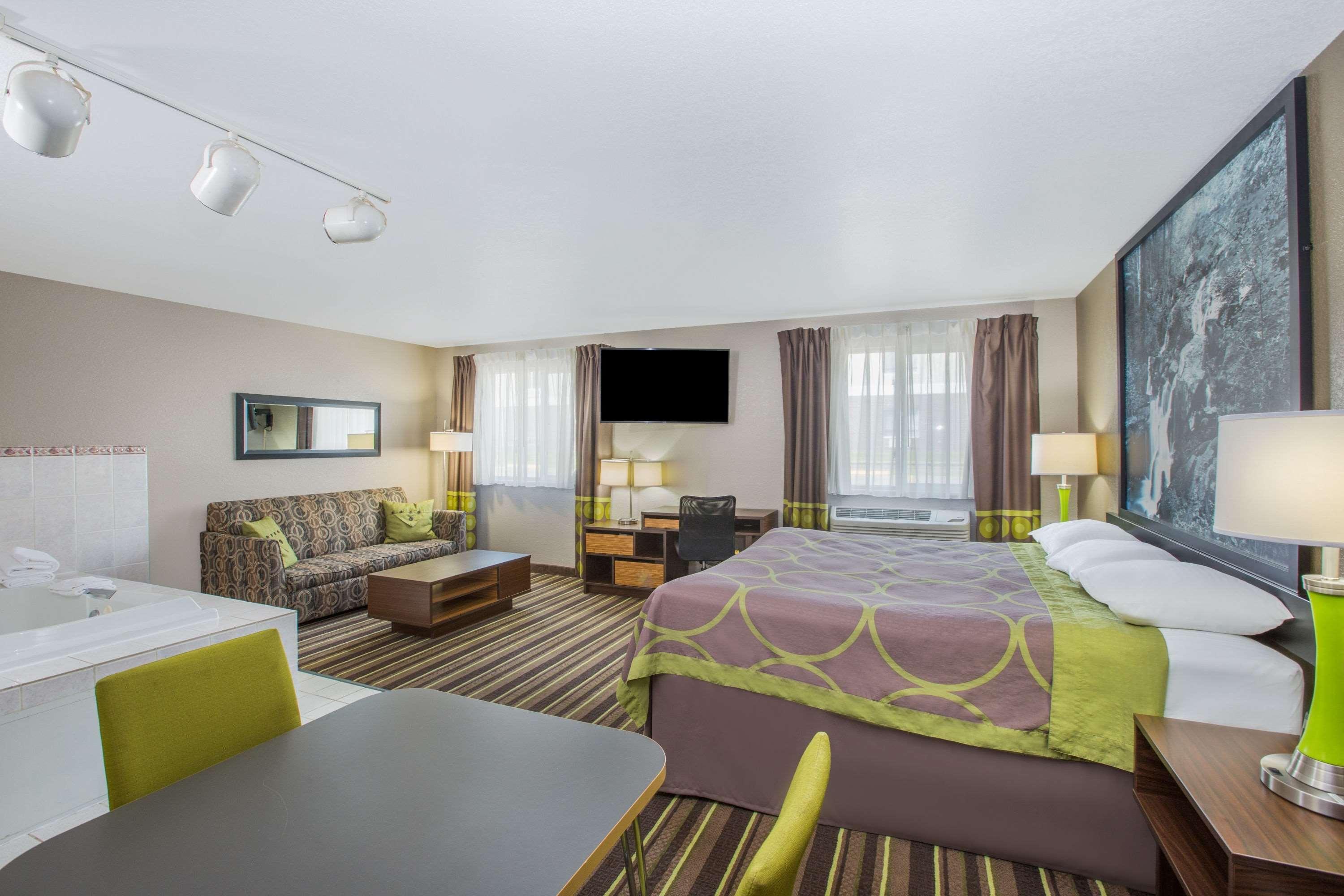 Super 8 By Wyndham Brookings Hotel Buitenkant foto