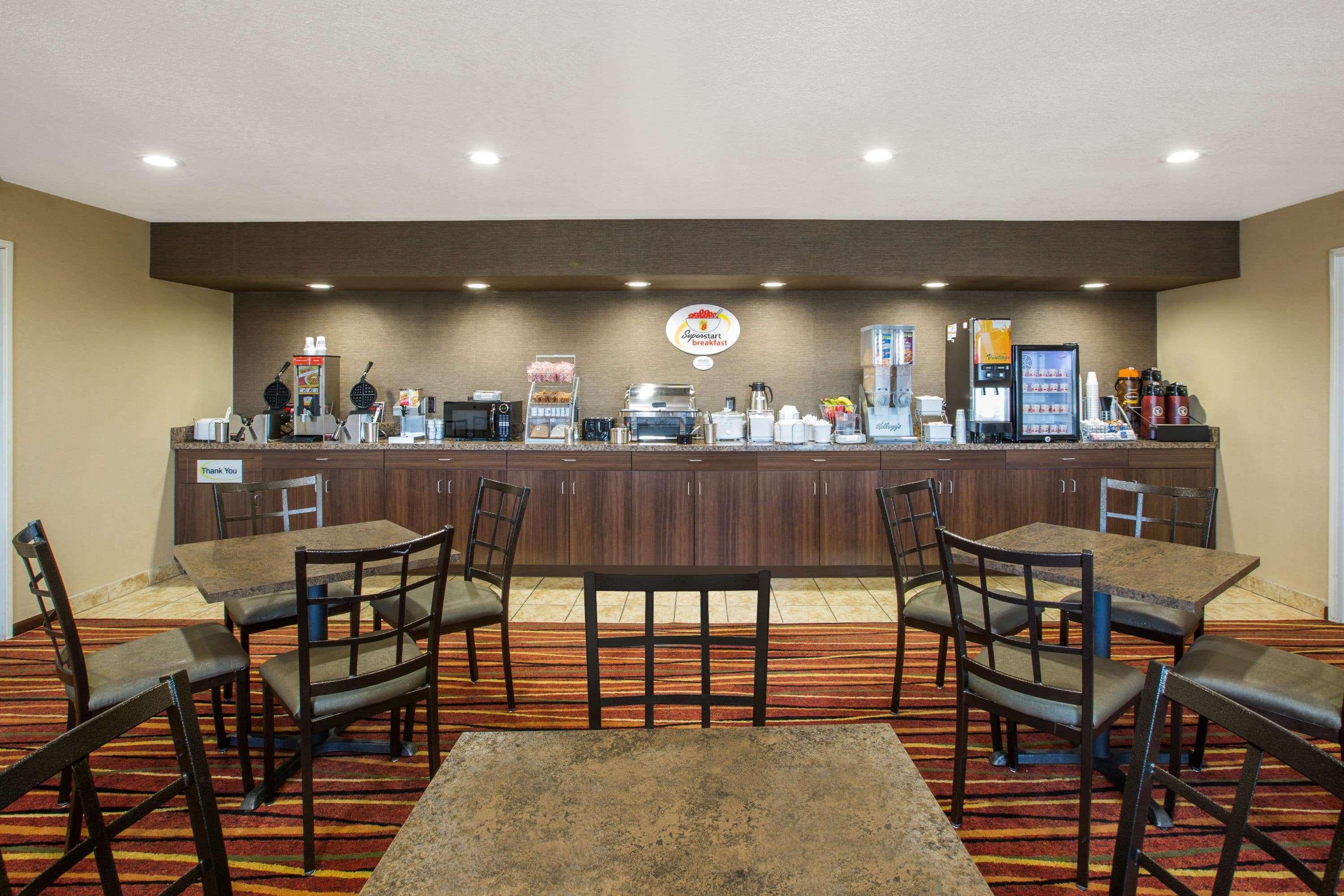 Super 8 By Wyndham Brookings Hotel Buitenkant foto