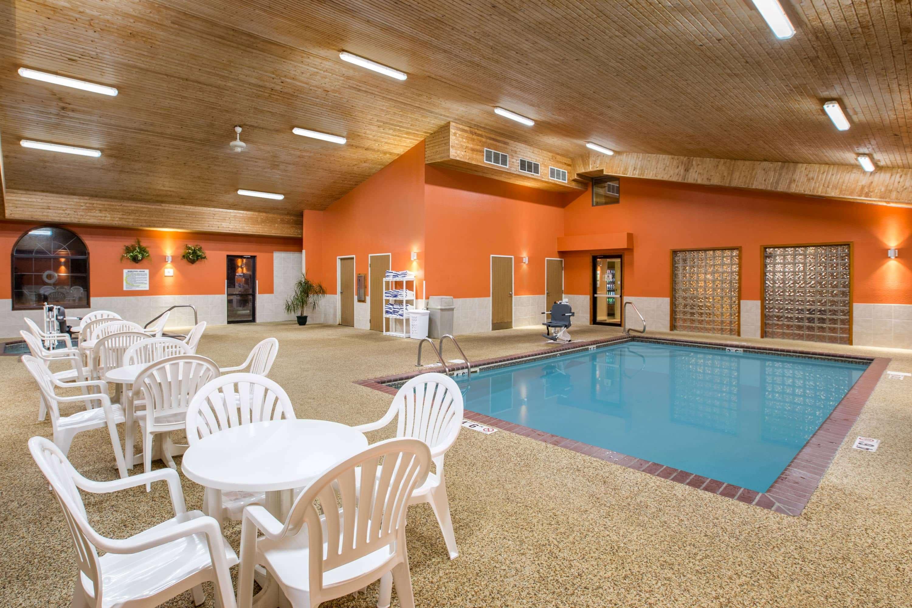 Super 8 By Wyndham Brookings Hotel Buitenkant foto