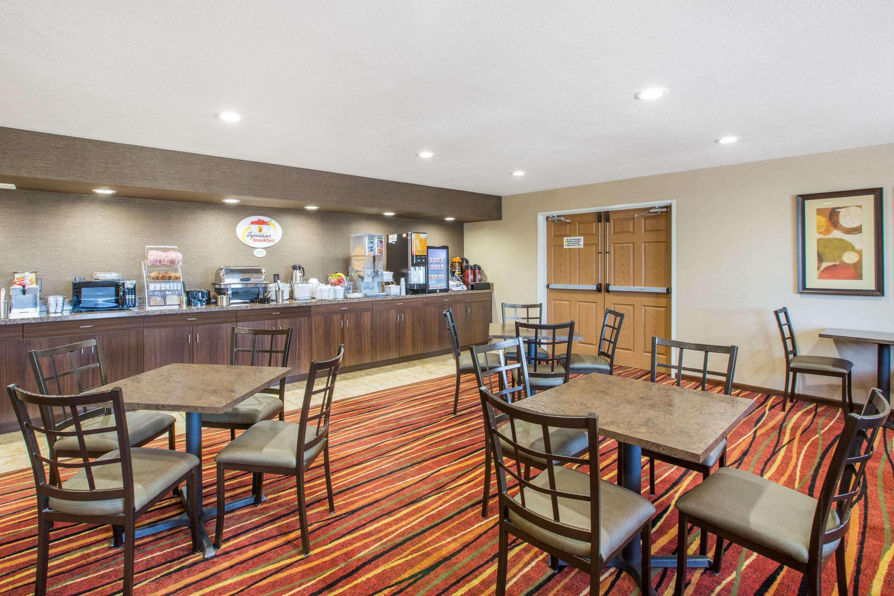 Super 8 By Wyndham Brookings Hotel Buitenkant foto