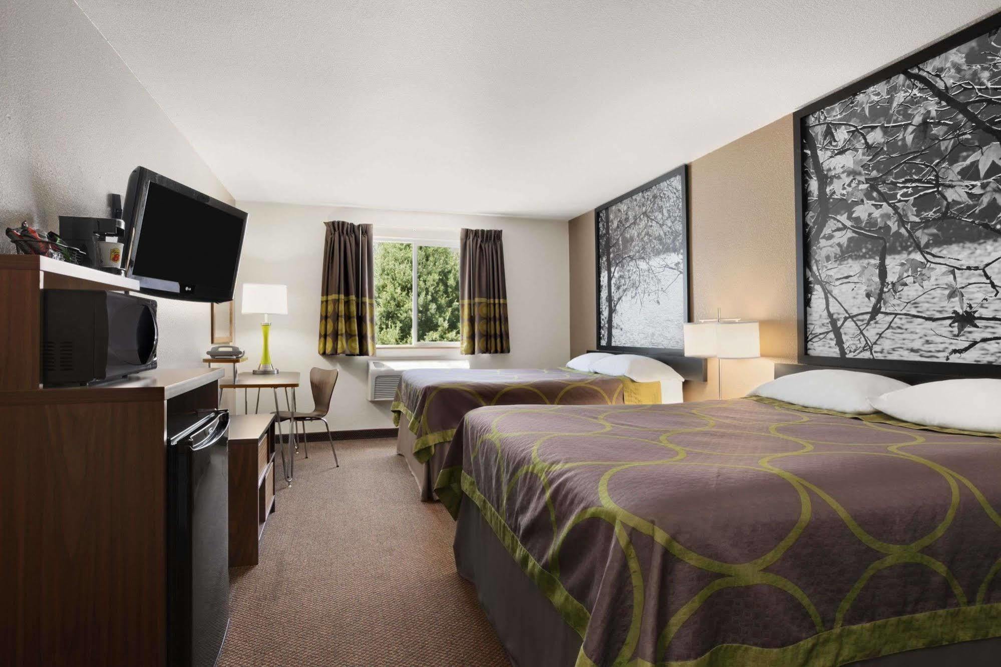 Super 8 By Wyndham Brookings Hotel Buitenkant foto