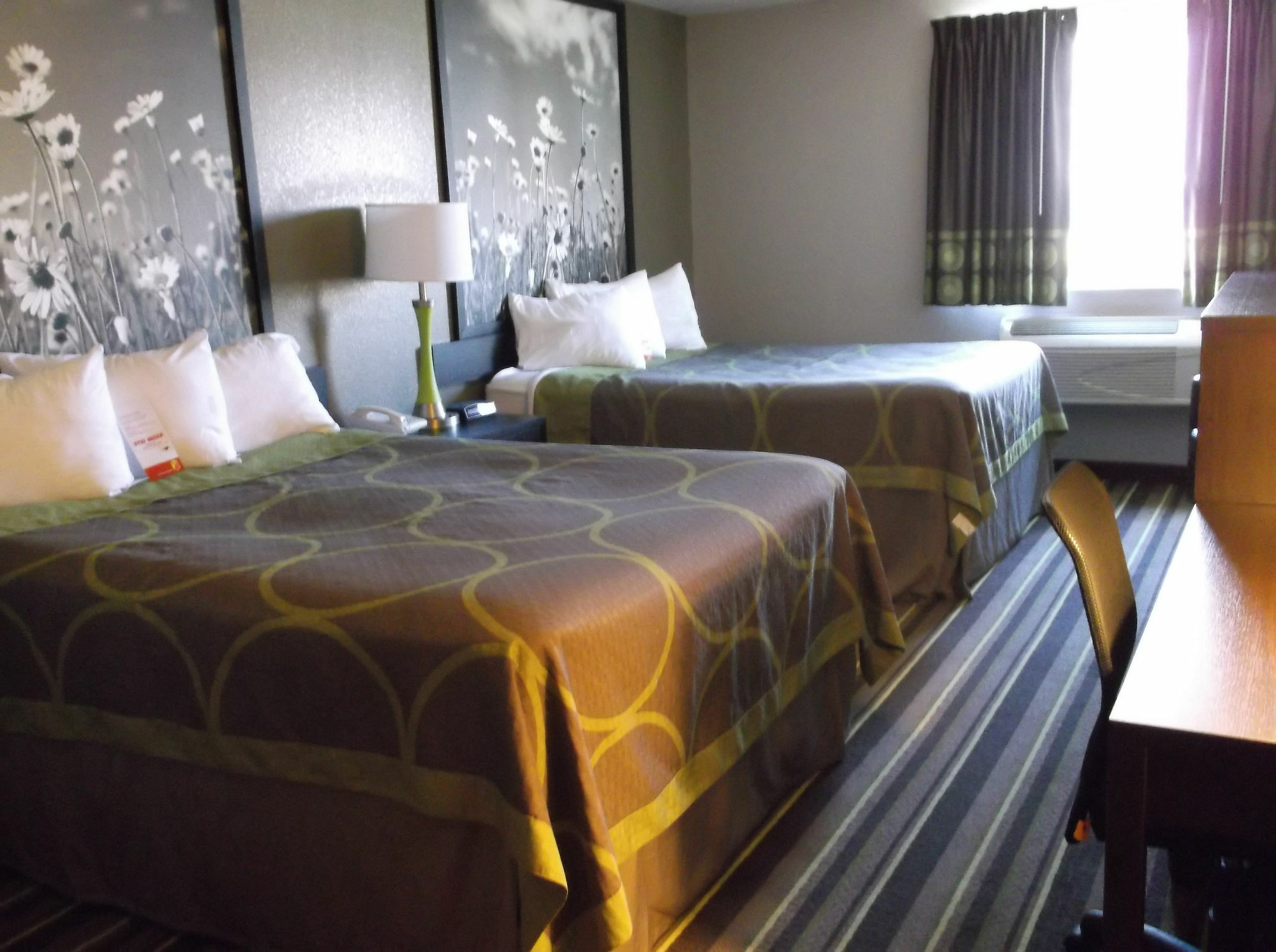 Super 8 By Wyndham Brookings Hotel Buitenkant foto